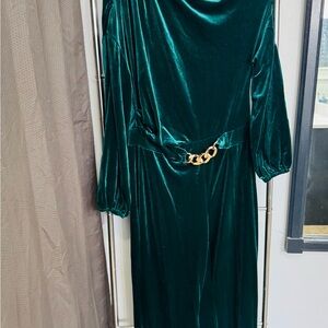 Elegant Green Velvet Dress